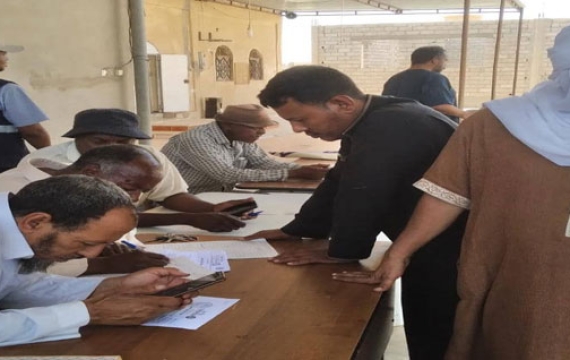 الهيئة الليبية للإغاثة تتابع تقييم الوضع الميداني للأسرالعائدة لمدينه مرزق بفرع الهيئة بالمنطقة الجنوبية